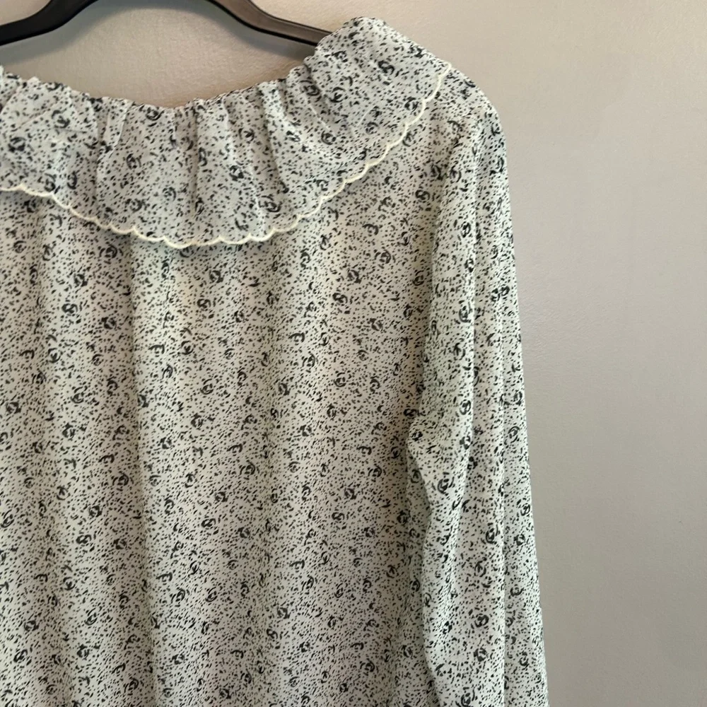 NWT Universal Thread long sleeved blouse with black design size L - Picture 15 of 16